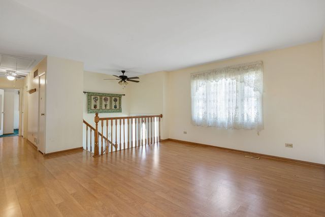 1446 Van Meter Drive, Glendale Heights, IL 60139