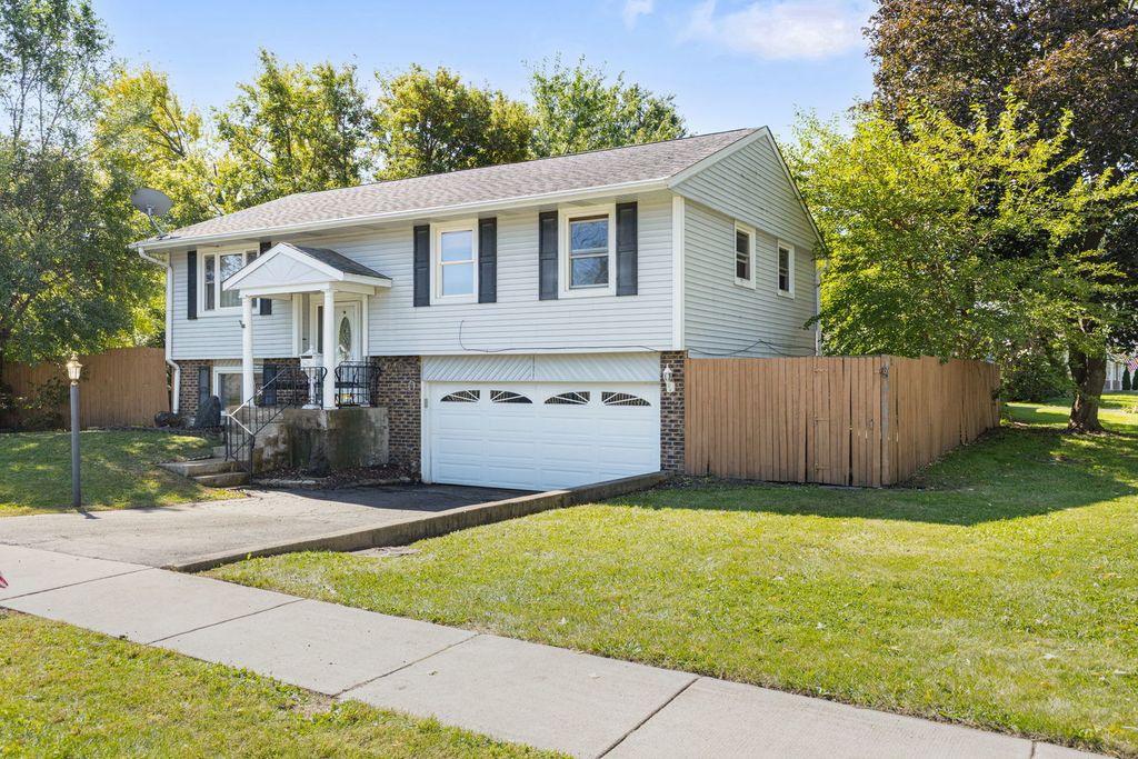 1446 Van Meter Drive, Glendale Heights, IL 60139 — photo 3