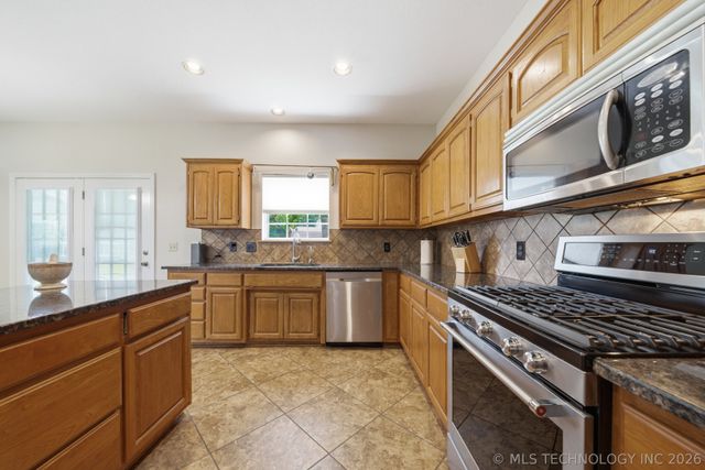 1290 N Cliff Drive, Cleveland, OK 74020