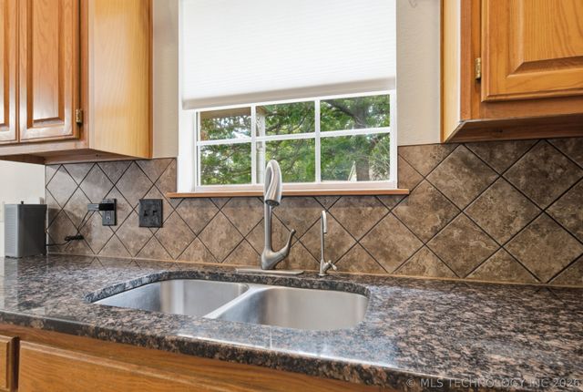 1290 N Cliff Drive, Cleveland, OK 74020