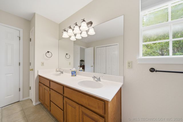 1290 N Cliff Drive, Cleveland, OK 74020