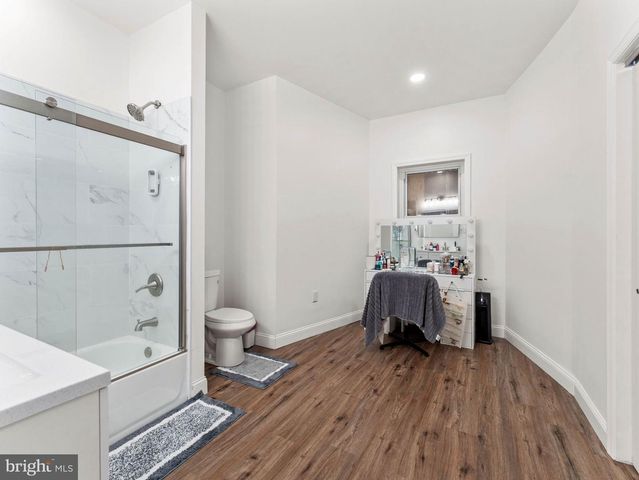 1542 W DIAMOND ST, Philadelphia, PA 19121