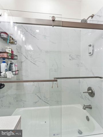 1542 W DIAMOND ST, Philadelphia, PA 19121