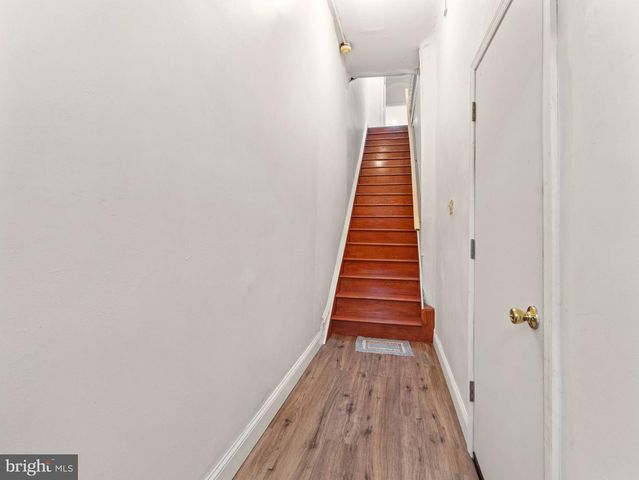 1542 W DIAMOND ST, Philadelphia, PA 19121