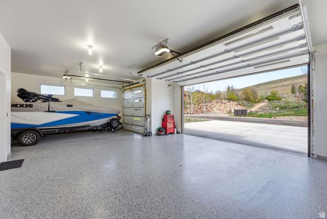 5585 E HIGHLAND VIEW CT, Eden, UT 84310