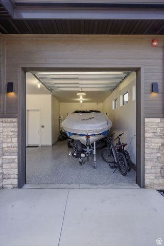 5585 E HIGHLAND VIEW CT, Eden, UT 84310