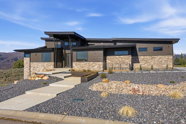 5585 E HIGHLAND VIEW CT, Eden, UT 84310