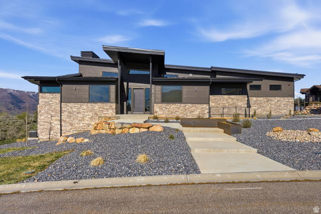 5585 E HIGHLAND VIEW CT, Eden, UT 84310