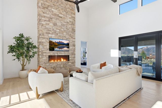 5585 E HIGHLAND VIEW CT, Eden, UT 84310