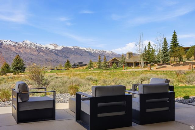 5585 E HIGHLAND VIEW CT, Eden, UT 84310