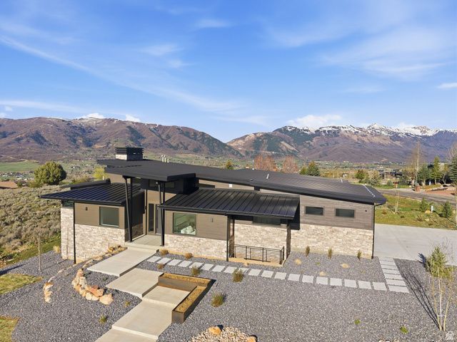 5585 E HIGHLAND VIEW CT, Eden, UT 84310