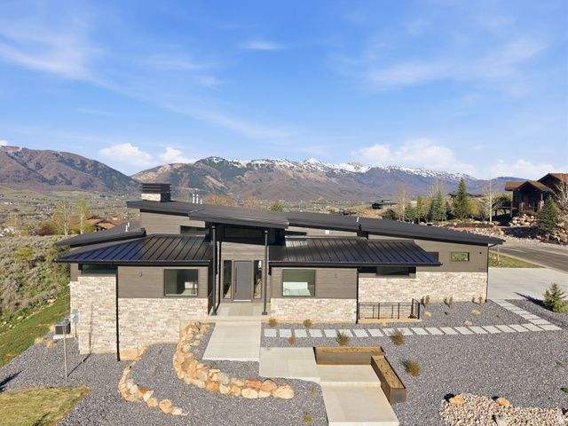 5585 E HIGHLAND VIEW CT, Eden, UT 84310