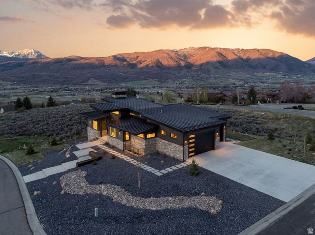5585 E HIGHLAND VIEW CT, Eden, UT 84310