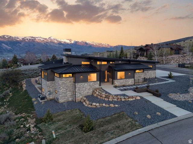 5585 E HIGHLAND VIEW CT, Eden, UT 84310