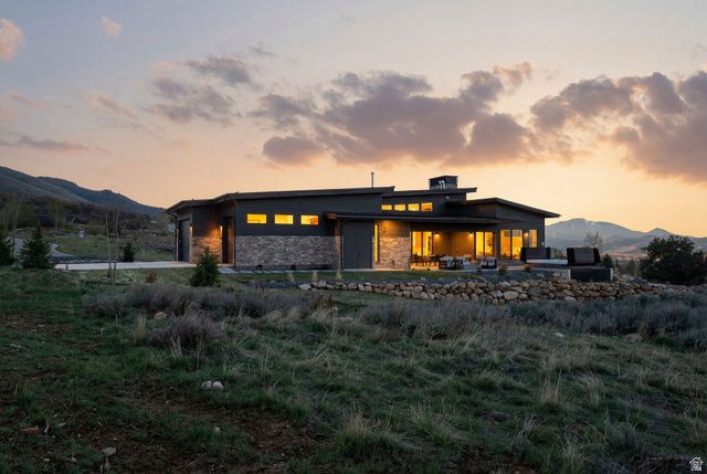 5585 E HIGHLAND VIEW CT, Eden, UT 84310