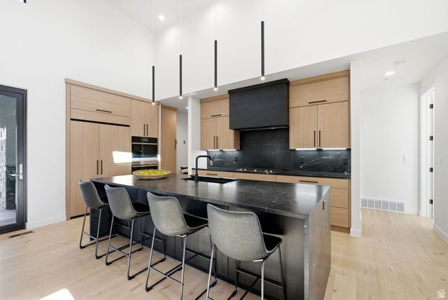 5585 E HIGHLAND VIEW CT, Eden, UT 84310