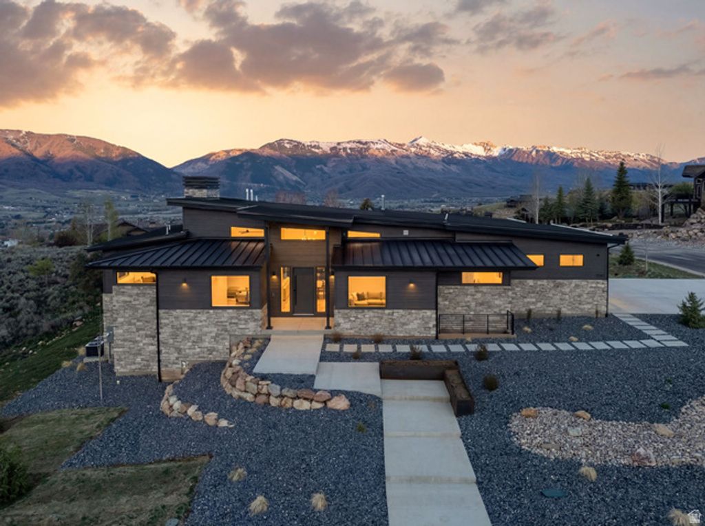 5585 E HIGHLAND VIEW CT, Eden, UT 84310