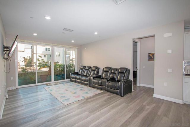 10475 Galen Way, San Diego, CA 92126