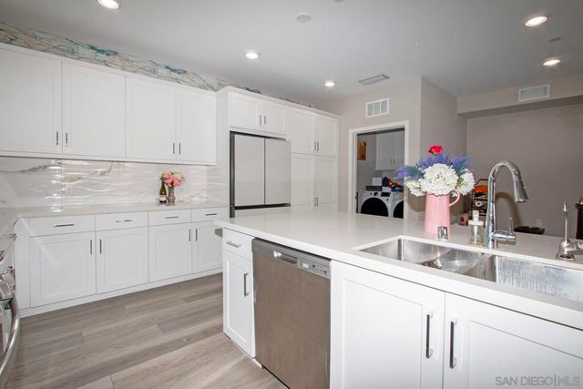 10475 Galen Way, San Diego, CA 92126