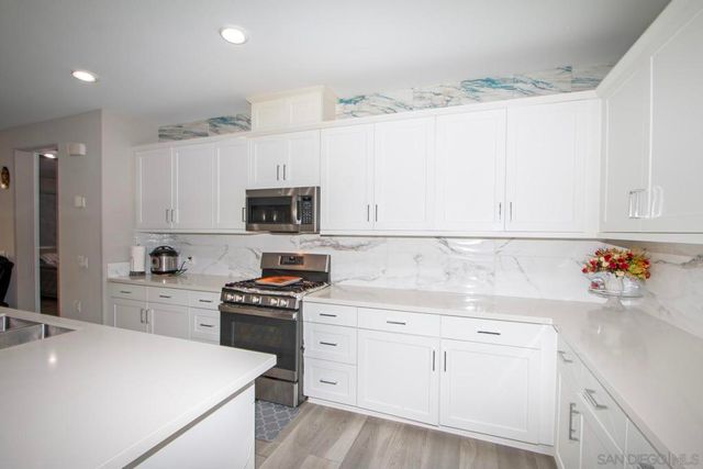 10475 Galen Way, San Diego, CA 92126