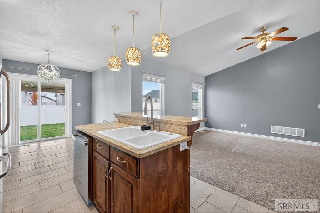 Image 14 of property listing at 4543 Independence, Chubbuck, ID 83202