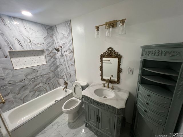 6415 Edinborough, Leon Valley, TX 78238