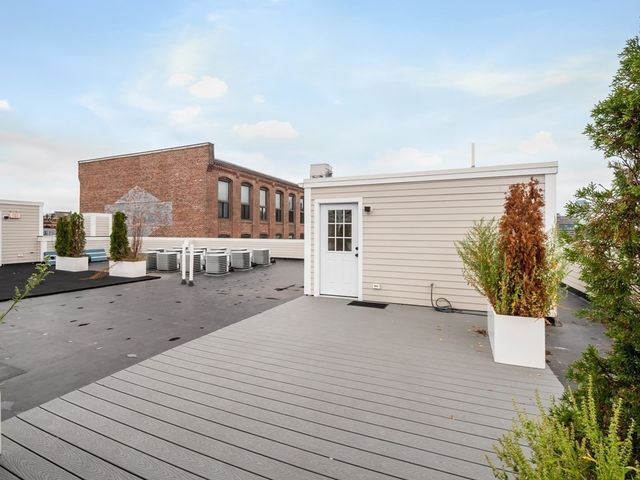 340 West 2nd Street 9, Boston, MA 02127
