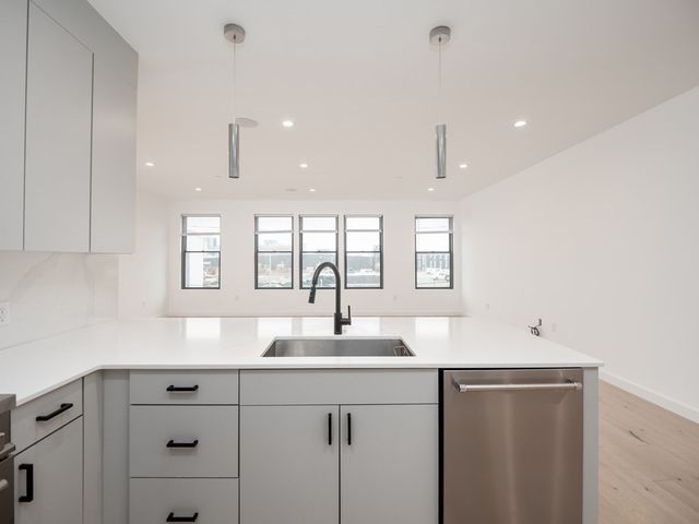 340 West 2nd Street 9, Boston, MA 02127