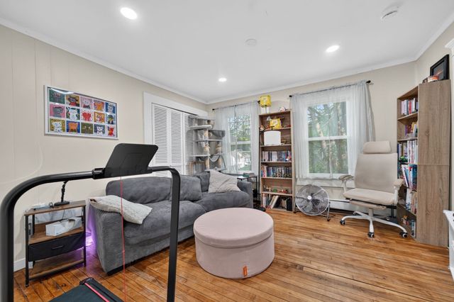 16 Svenson Ave 1, Worcester, MA 01607