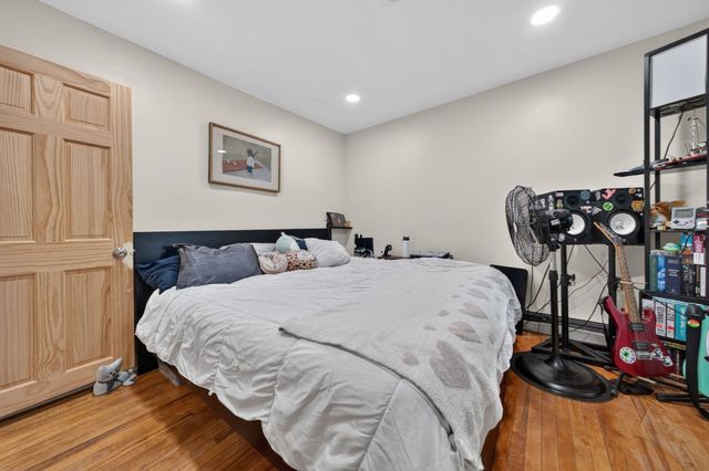 16 Svenson Ave 1, Worcester, MA 01607