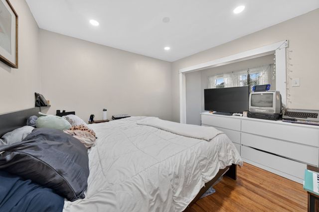 16 Svenson Ave 1, Worcester, MA 01607