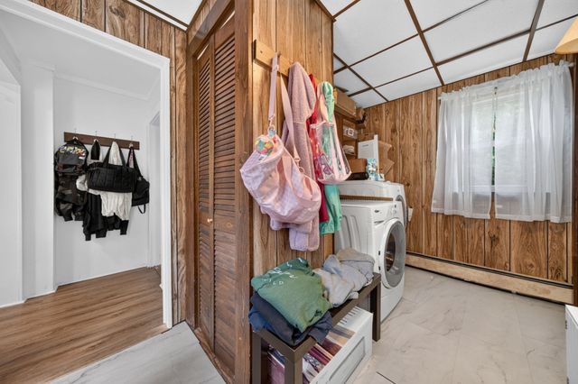 16 Svenson Ave 1, Worcester, MA 01607