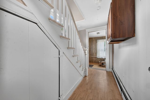 16 Svenson Ave 1, Worcester, MA 01607