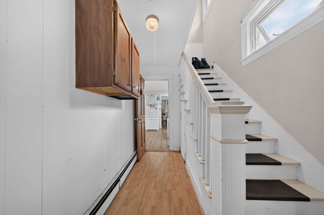 16 Svenson Ave 1, Worcester, MA 01607
