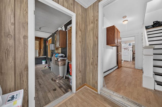 16 Svenson Ave 1, Worcester, MA 01607