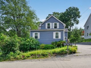 16 Svenson Ave 1, Worcester, MA 01607