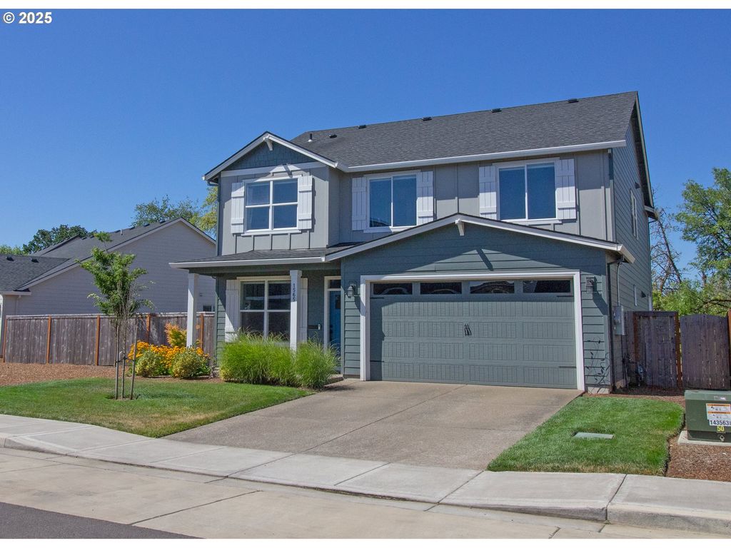 1565 S QUARTZ Dr, Cornelius, OR 97113