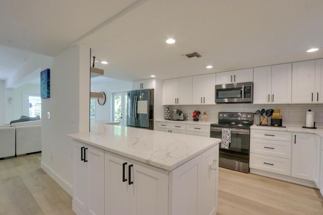 1808 N 17th Ave Avenue N, Lake Worth Beach, FL 33460