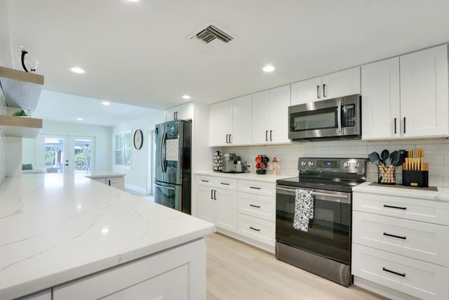 1808 N 17th Ave Avenue N, Lake Worth Beach, FL 33460