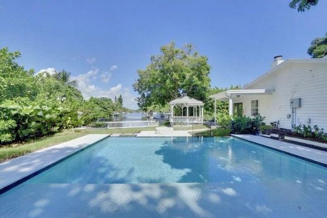 1808 N 17th Ave Avenue N, Lake Worth Beach, FL 33460