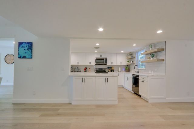 1808 N 17th Ave Avenue N, Lake Worth Beach, FL 33460