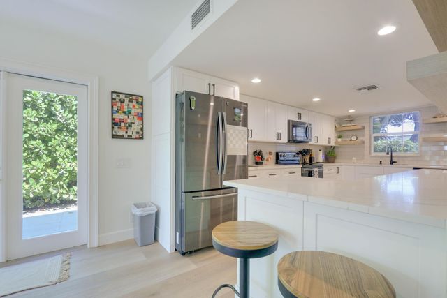 1808 N 17th Ave Avenue N, Lake Worth Beach, FL 33460