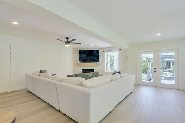 1808 N 17th Ave Avenue N, Lake Worth Beach, FL 33460