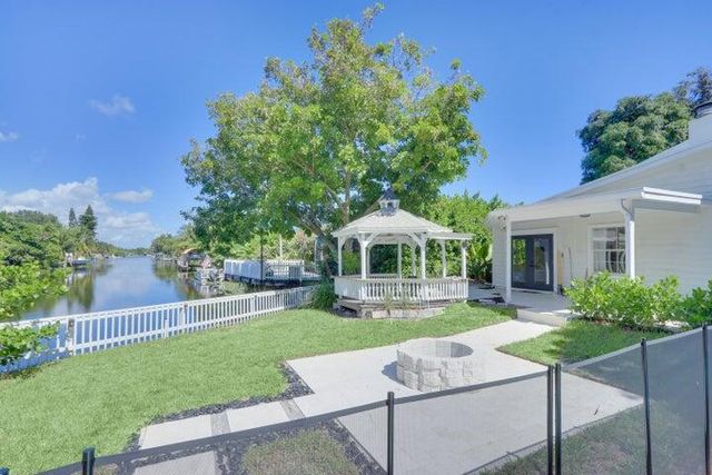 1808 N 17th Ave Avenue N, Lake Worth Beach, FL 33460