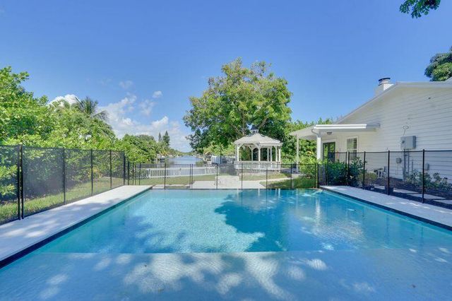 1808 N 17th Ave Avenue N, Lake Worth Beach, FL 33460