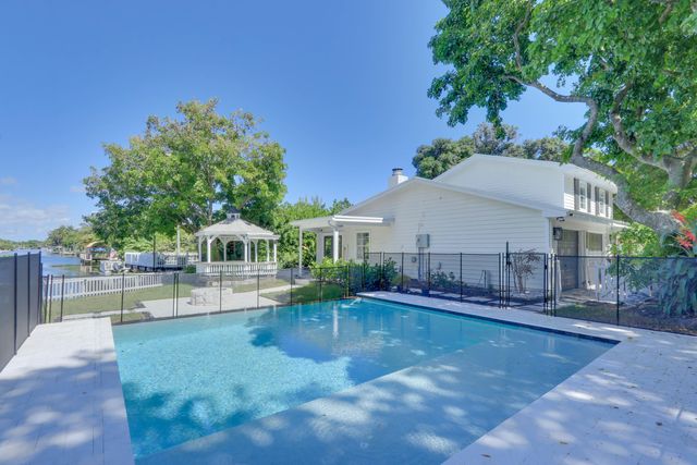 1808 N 17th Ave Avenue N, Lake Worth Beach, FL 33460