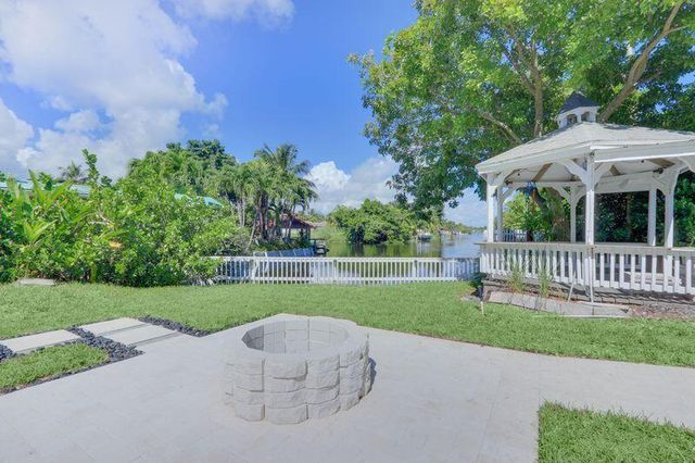 1808 N 17th Ave Avenue N, Lake Worth Beach, FL 33460