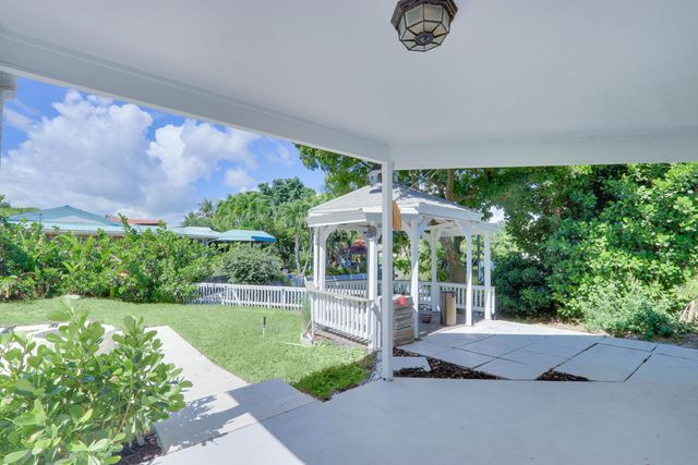 1808 N 17th Ave Avenue N, Lake Worth Beach, FL 33460