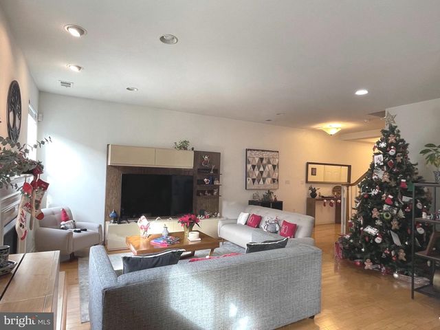 57 HADDON CT, Pennington, NJ 08534