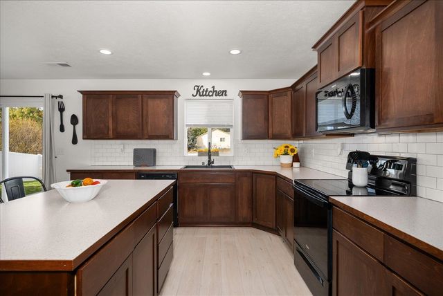 427 N Calvin Ln, Spokane Valley, WA 99216